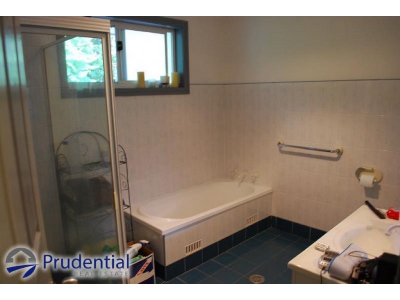 2/74 Bradbury Avenue, Campbelltown NSW 2560