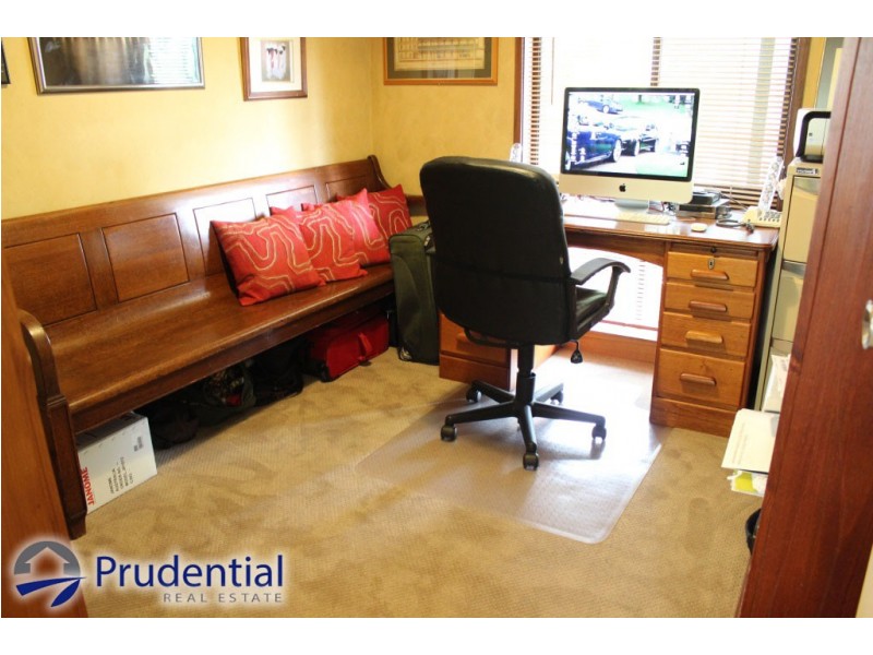 1 Clay Place, Eagle Vale NSW 2558