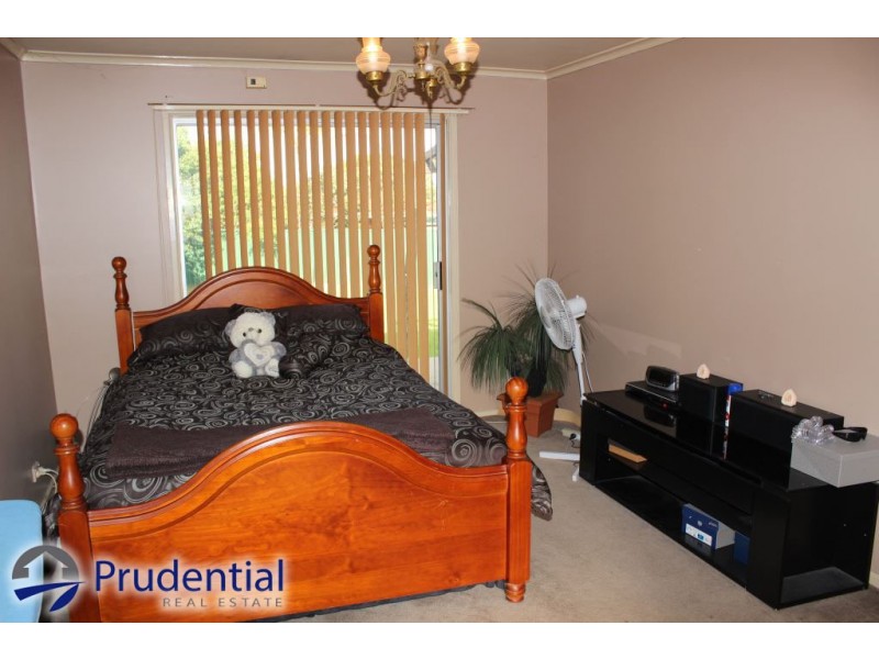 7 Motu Place, Glenfield NSW 2167
