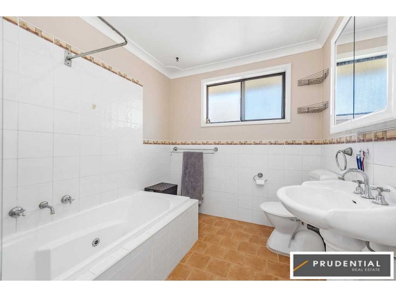 25 Benham Road, Minto NSW 2566