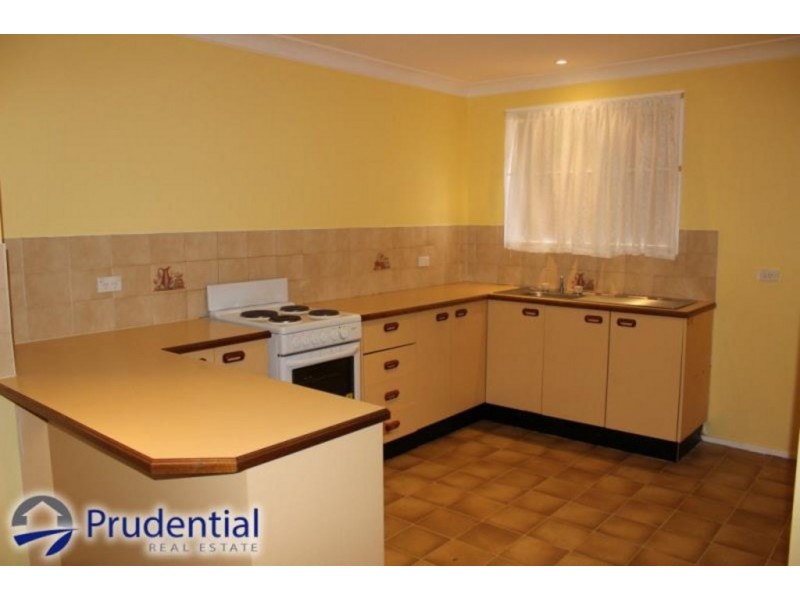 2/41 Cochrane Street, Minto NSW 2566
