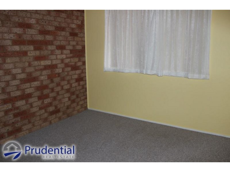 2/41 Cochrane Street, Minto NSW 2566