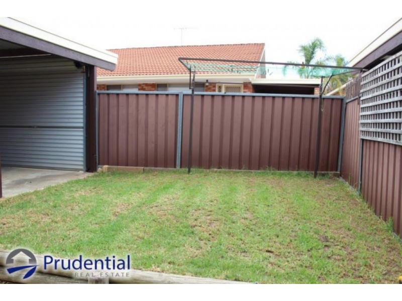 2/41 Cochrane Street, Minto NSW 2566