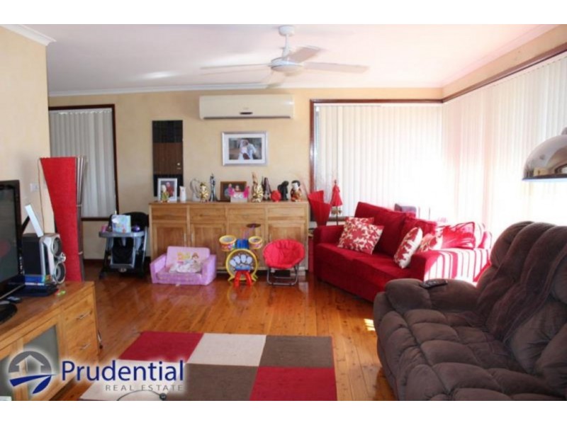 24 Campbellfield Avenue, Bradbury NSW 2560
