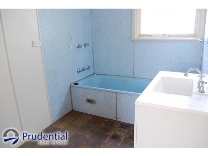 54 Surrey Street, Minto NSW 2566