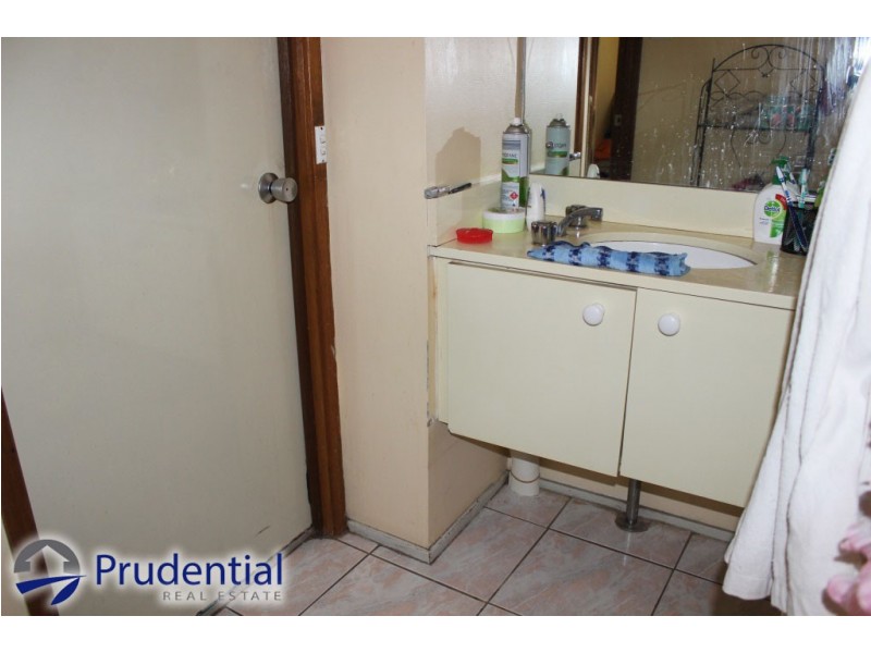 32 Parkhill Avenue, Leumeah NSW 2560