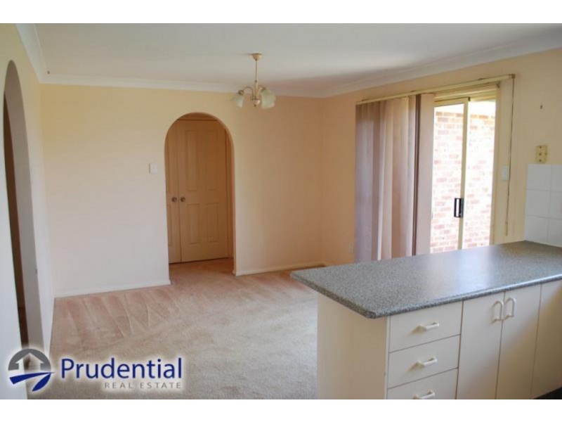42 Potoroo Avenue, St Helens Park NSW 2560