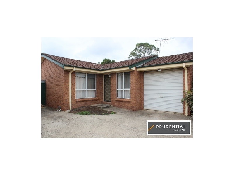 2/5 Macquarie Avenue, Campbelltown NSW 2560