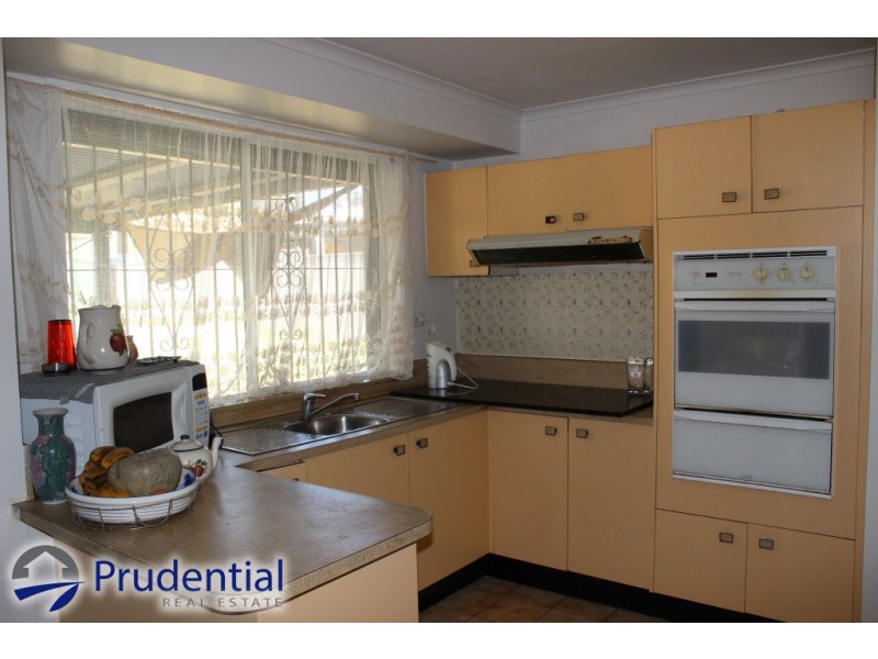 11 Newbury Place, Eagle Vale NSW 2558