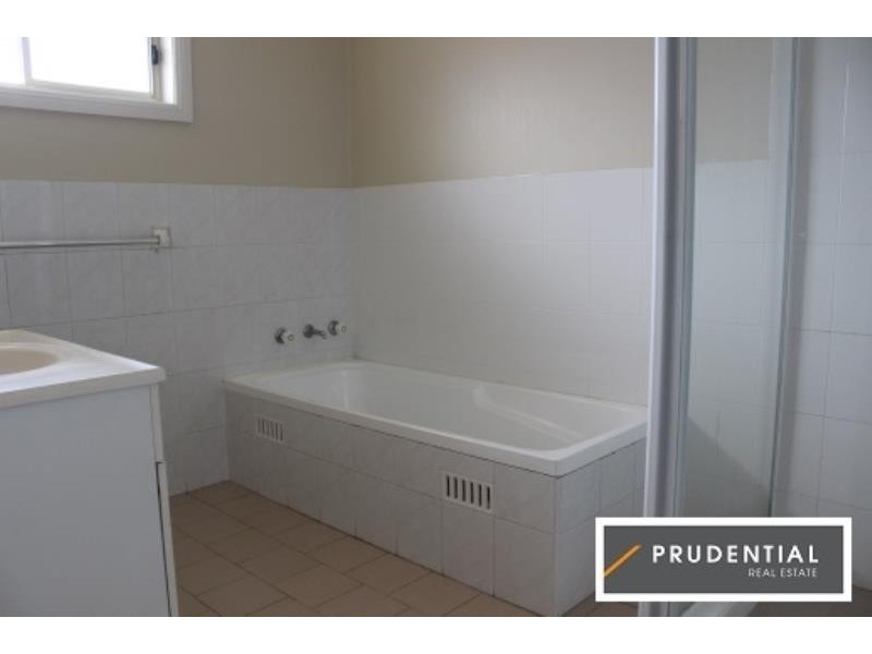 8/97 Hurricane Drive, Raby NSW 2566