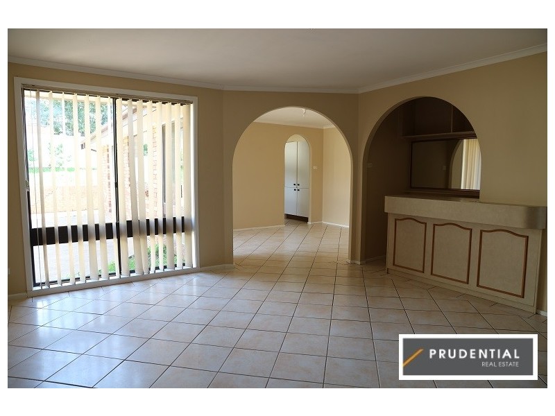 8 Octavia Avenue, Rosemeadow NSW 2560