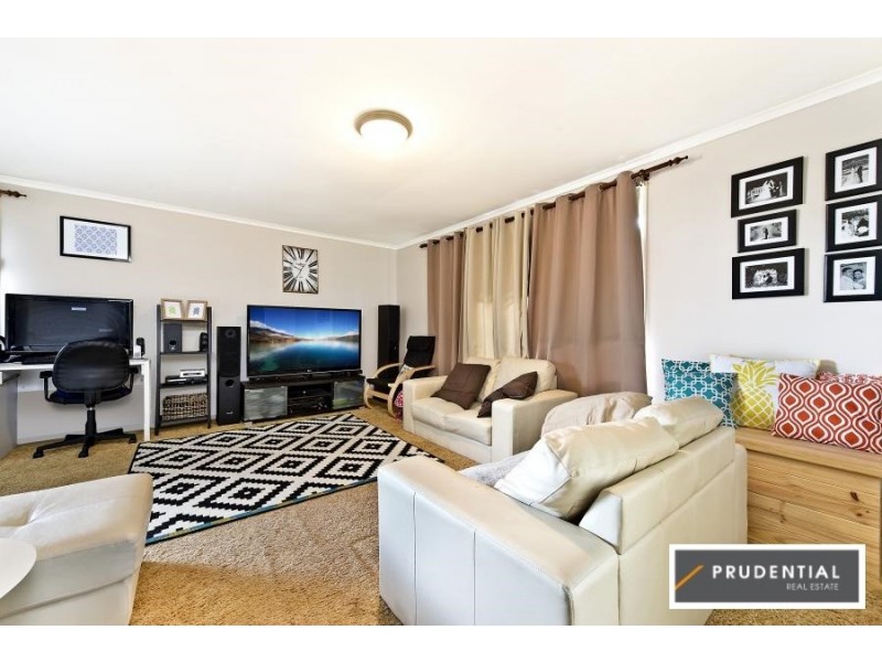 30 Bimbadeen Avenue, Bradbury NSW 2560