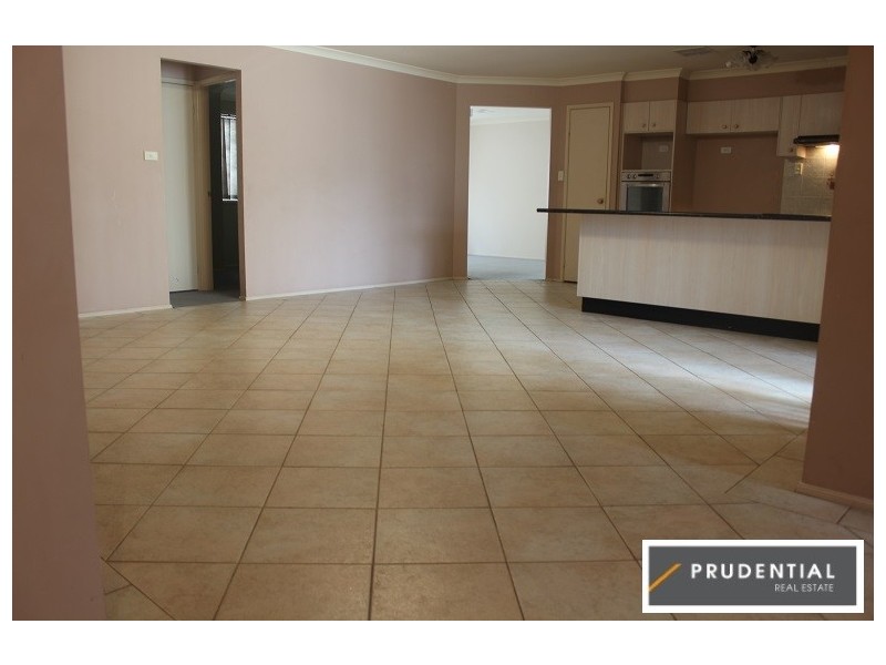 43 Glendower Street, Rosemeadow NSW 2560