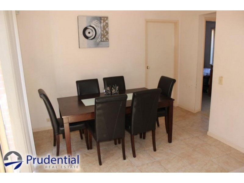 7 Dwyer Place, St Helens Park NSW 2560