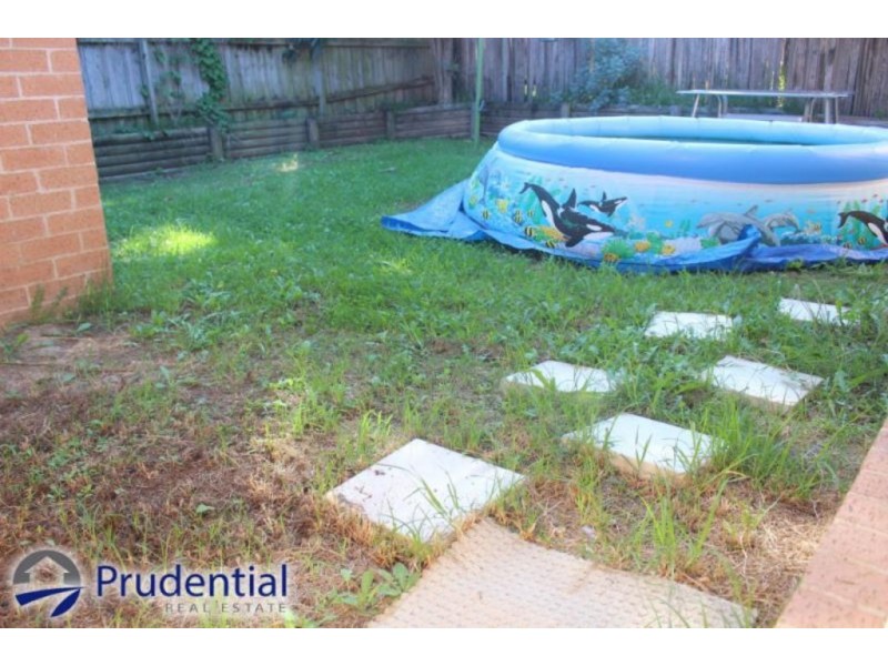 7 Dwyer Place, St Helens Park NSW 2560