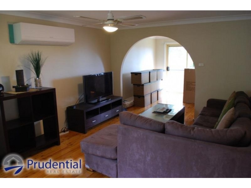 2/7 Clareville Close, Woodbine NSW 2560