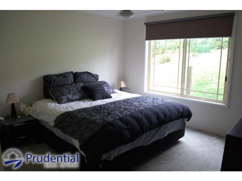 2/7 Clareville Close, Woodbine NSW 2560