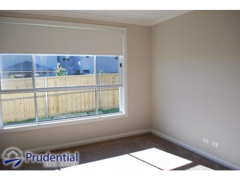 1/37 Donovan Boulevard, Gregory Hills NSW 2557