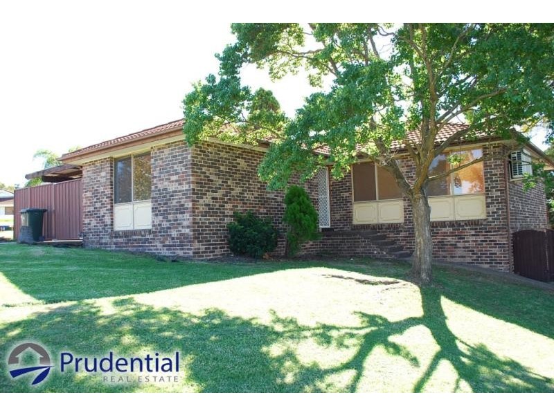 6 Ohio Place Kearns, Kearns NSW 2558