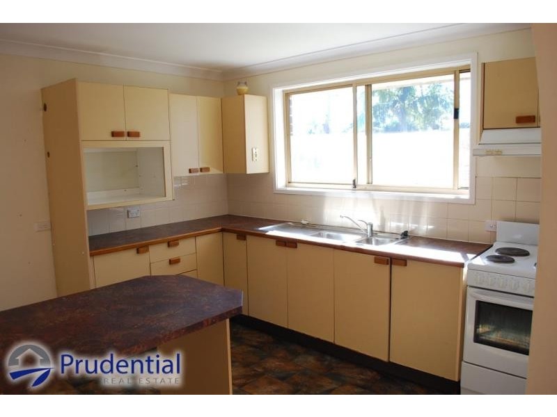 6 Ohio Place Kearns, Kearns NSW 2558