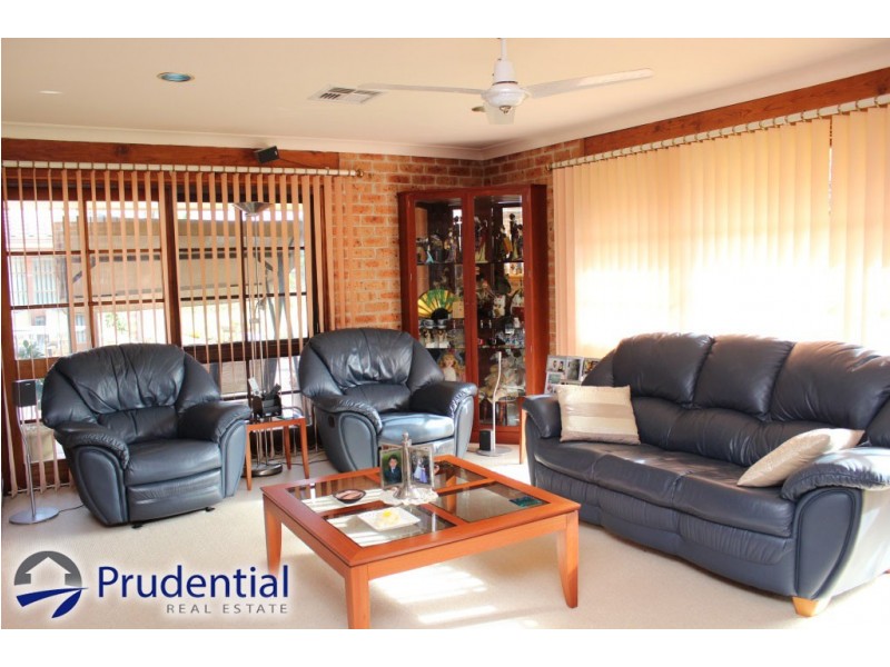 48 Masterfield Street, Rossmore NSW 2557