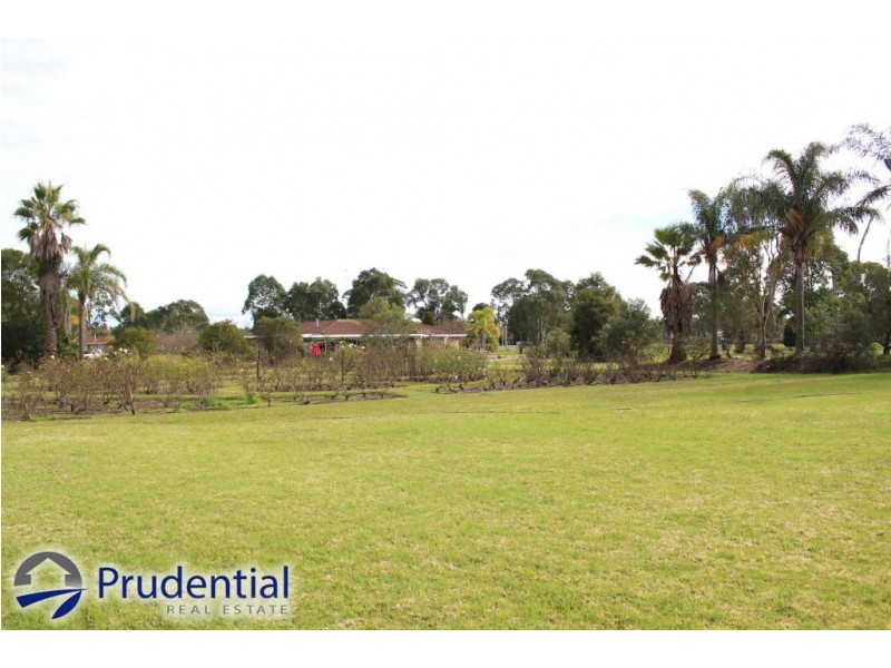 48 Masterfield Street, Rossmore NSW 2557