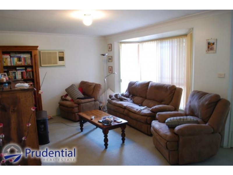 13 Withnell Crescent, St Helens Park NSW 2560