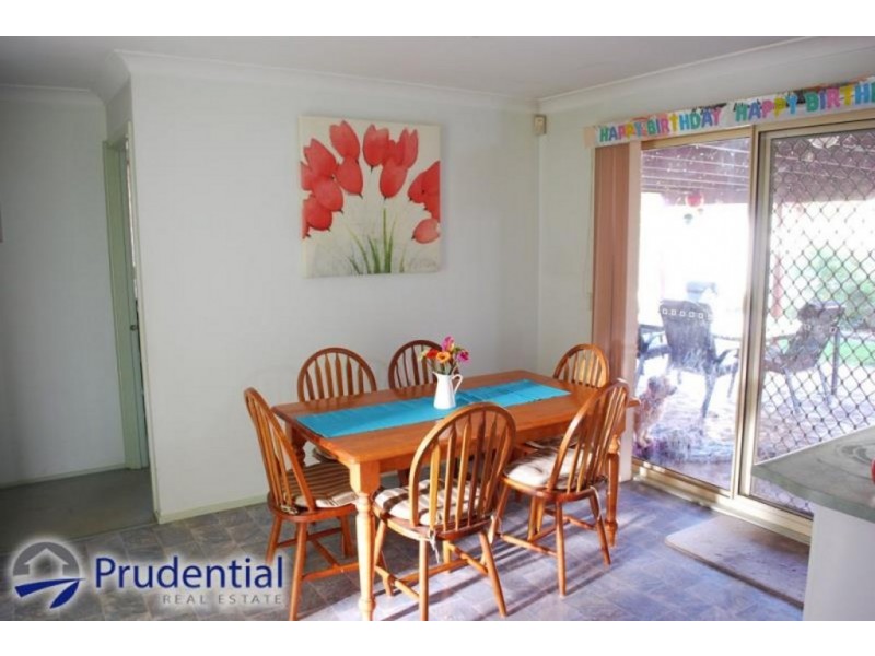 13 Withnell Crescent, St Helens Park NSW 2560