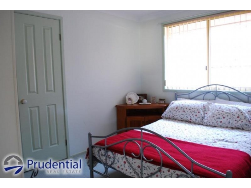 13 Withnell Crescent, St Helens Park NSW 2560