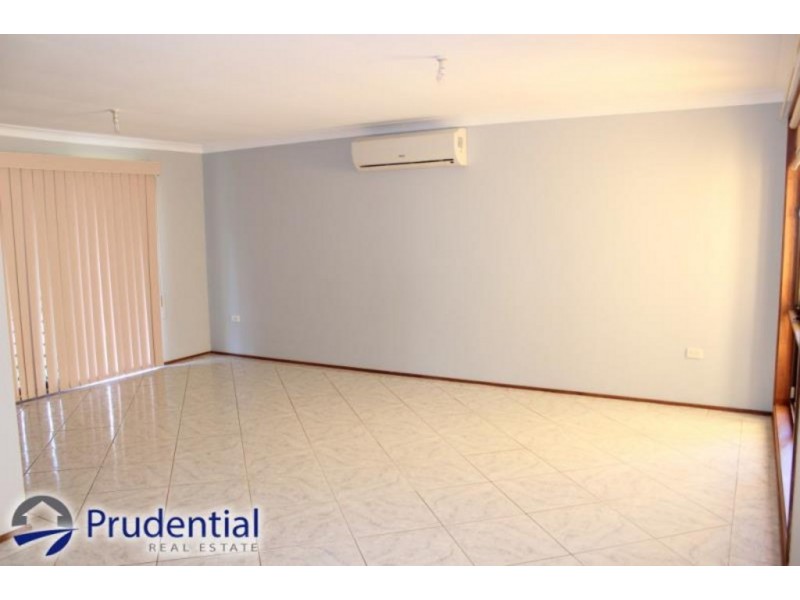 4 Zircon Place, Eagle Vale NSW 2558