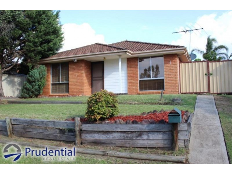 1 Fitzgibbon Lane, Rosemeadow NSW 2560