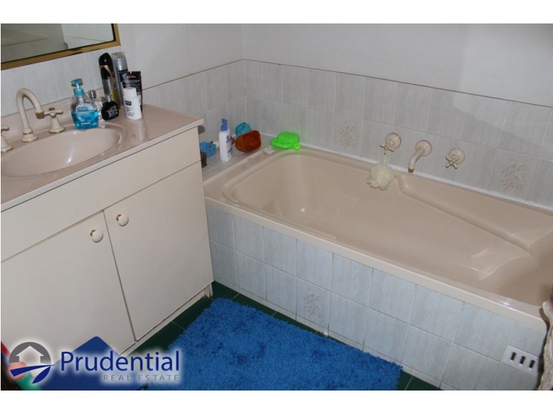 199 Gould Road, Eagle Vale NSW 2558
