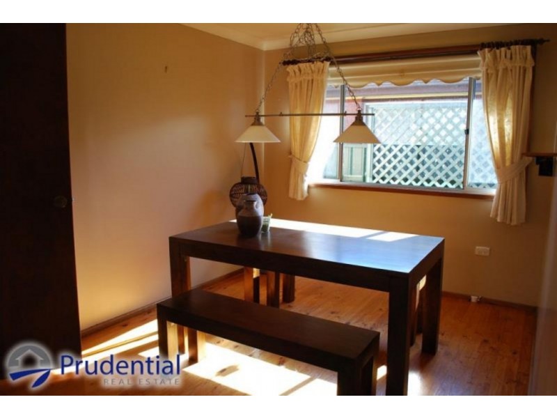 6 Aston Place, Leumeah NSW 2560