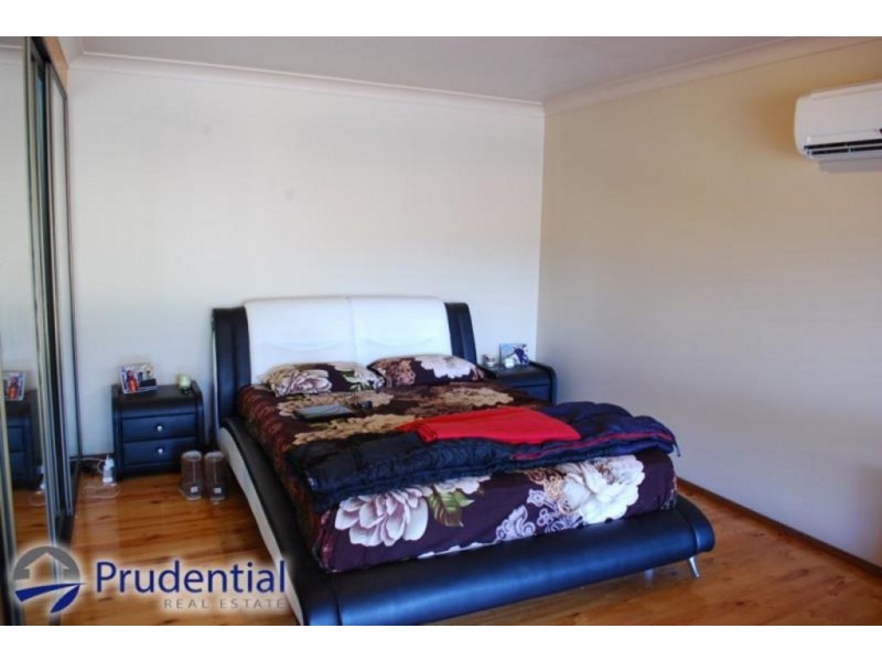 6 Aston Place, Leumeah NSW 2560