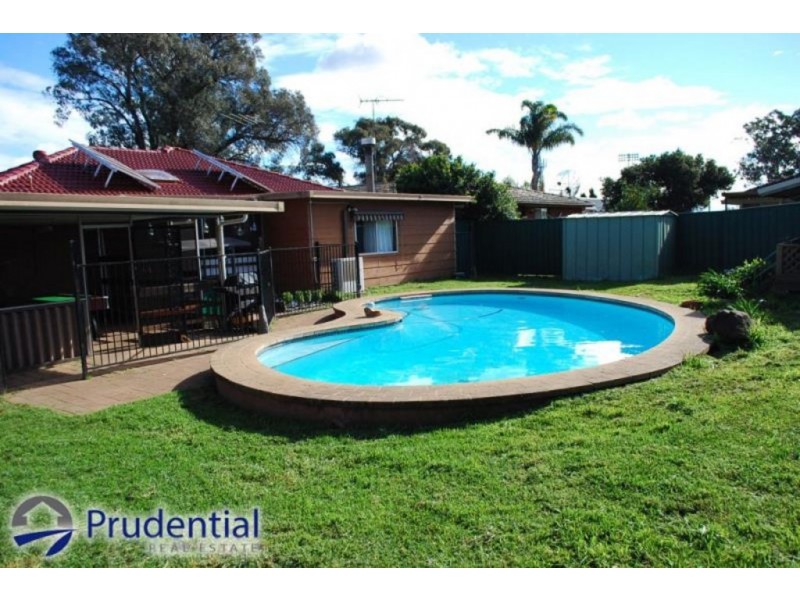 6 Aston Place, Leumeah NSW 2560
