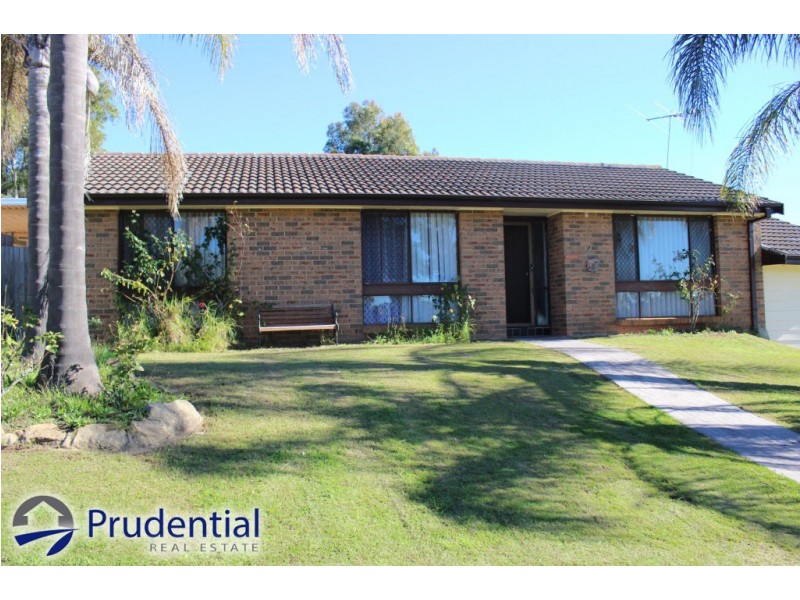 1/2 Falstaff Place, Rosemeadow NSW 2560