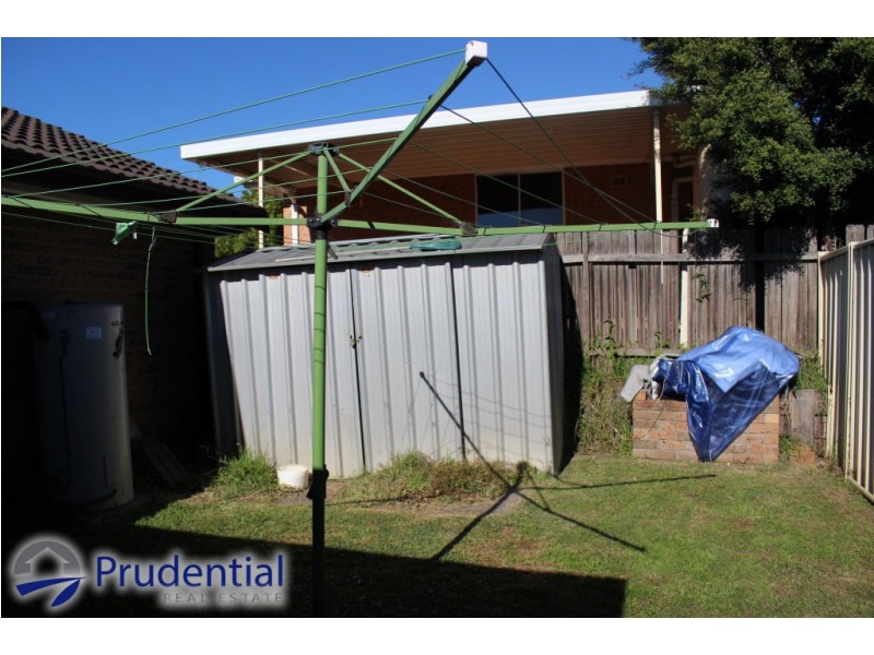 1/2 Falstaff Place, Rosemeadow NSW 2560