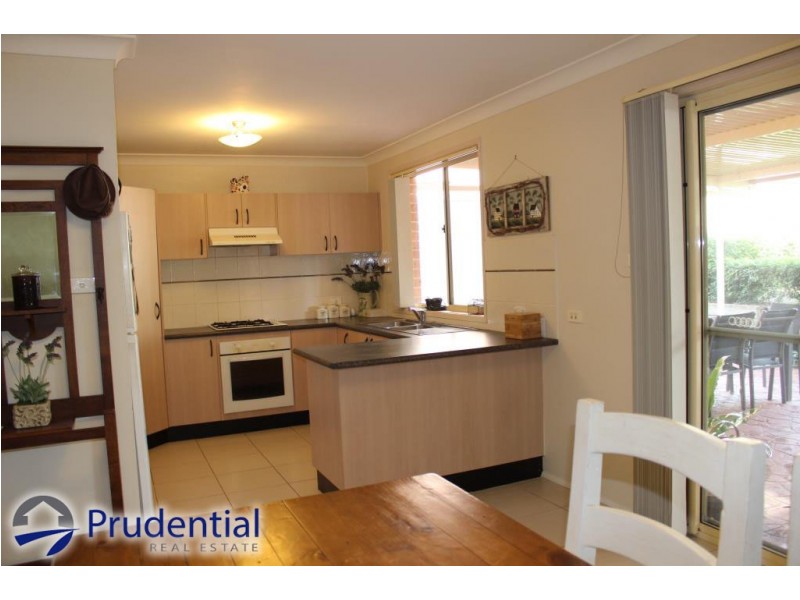26B Fullerton Circuit, St Helens Park NSW 2560