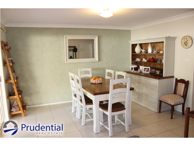 26B Fullerton Circuit, St Helens Park NSW 2560