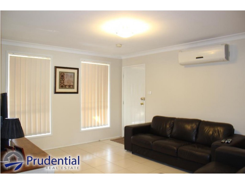 26B Fullerton Circuit, St Helens Park NSW 2560