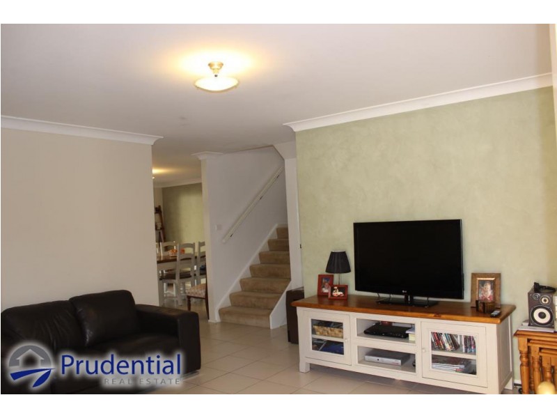 26B Fullerton Circuit, St Helens Park NSW 2560