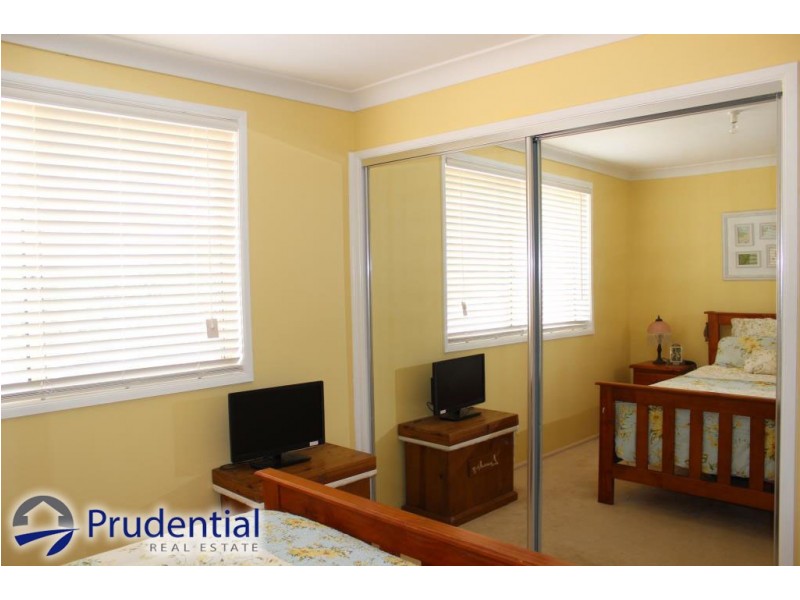 26B Fullerton Circuit, St Helens Park NSW 2560