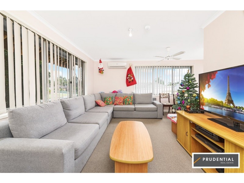 10 Crispsparkle Drive, Ambarvale NSW 2560