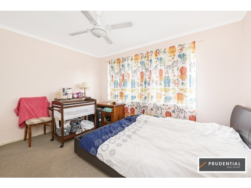 10 Crispsparkle Drive, Ambarvale NSW 2560