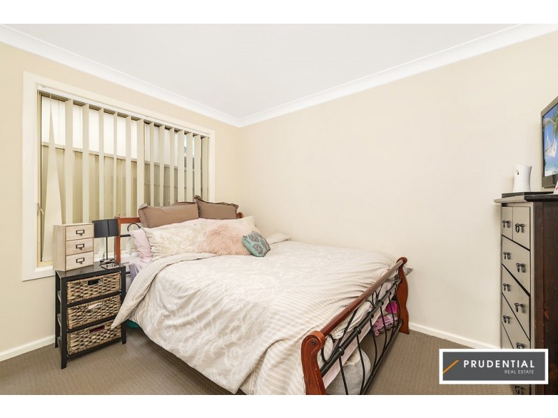10 Crispsparkle Drive, Ambarvale NSW 2560