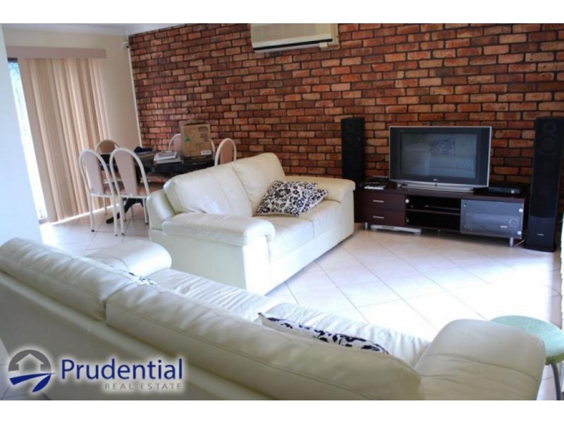 2 Griffiths Place, Eagle Vale NSW 2558