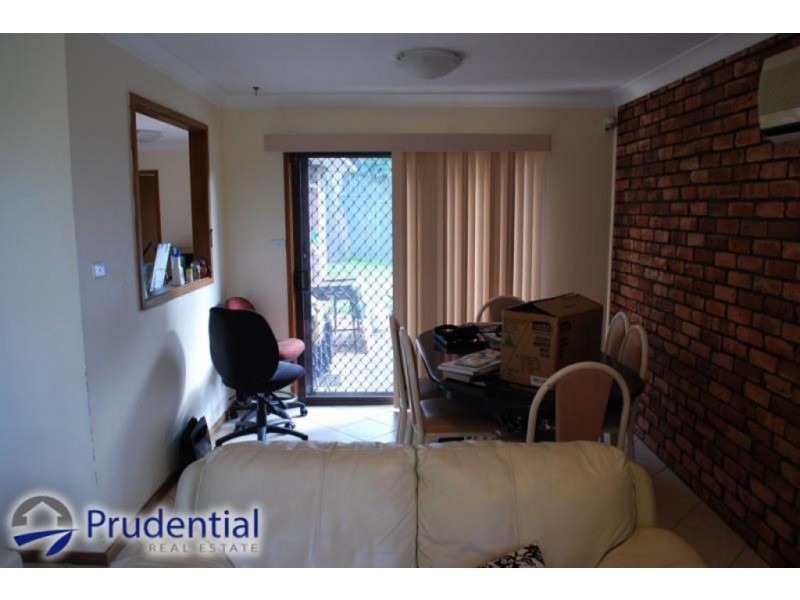 2 Griffiths Place, Eagle Vale NSW 2558