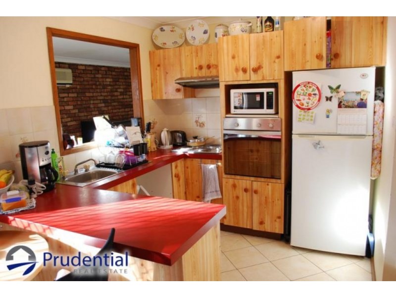 2 Griffiths Place, Eagle Vale NSW 2558