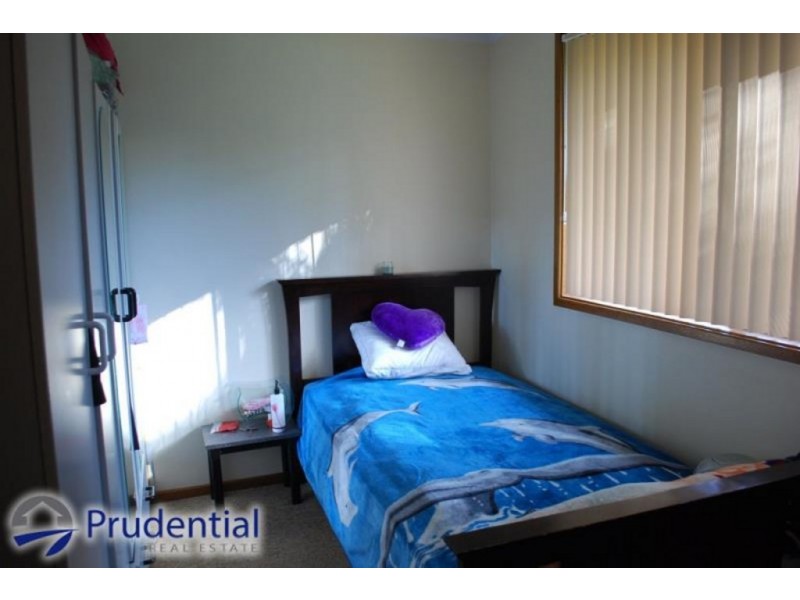 2 Griffiths Place, Eagle Vale NSW 2558