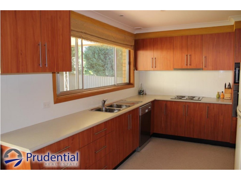 35 Bottlebrush Avenue, Bradbury NSW 2560